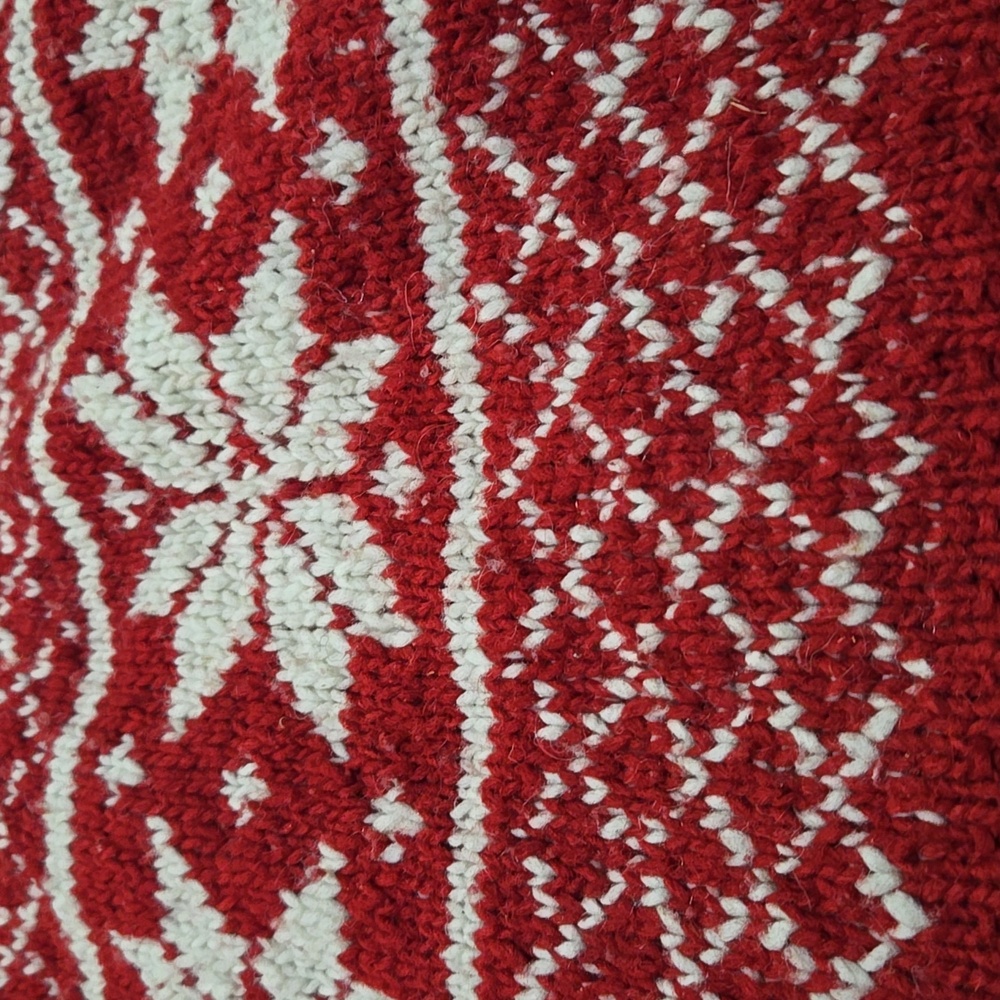 VINTAGE Red Snowflake Pattern Wool Sweater - Picture 12 of 13